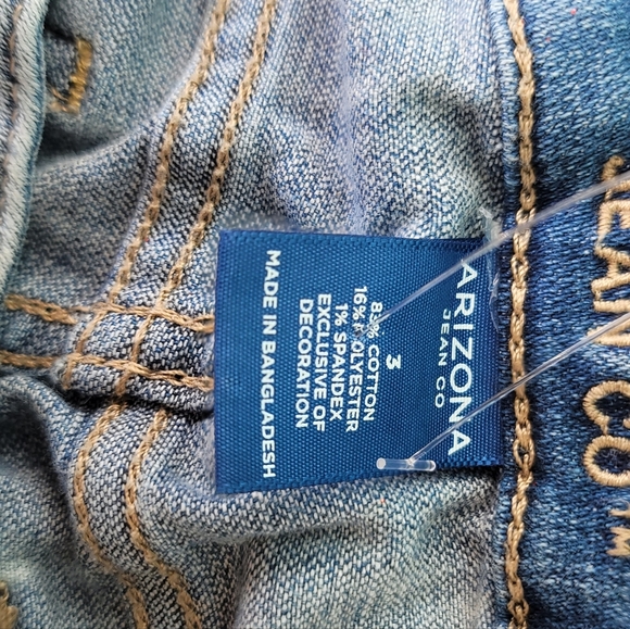 Arizona Jean Co Shortie Distressed Embroidered Floral Cut-off Shorts Size 3. - Picture 5 of 5